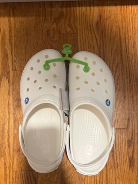 US Men’s 10/Women’s 12 White Crocs NEW WITH TAGS